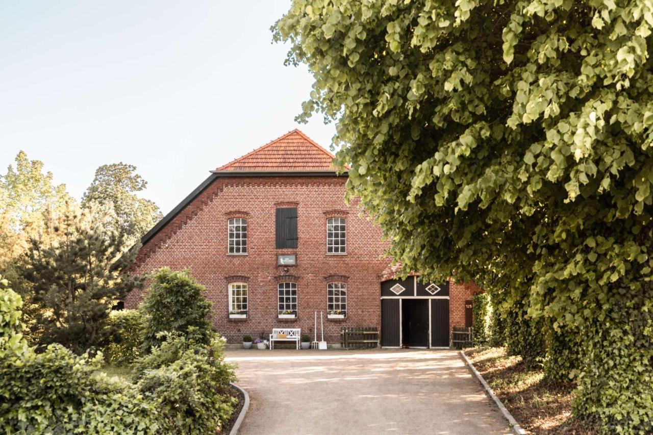 Hofgut Mollberg Hotel Wiefelstede Bagian luar foto